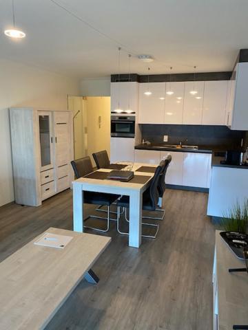 Studio 405 Op Zeedijk Met Frontaal Zeezicht 4De Verdiep Middelkerke Esterno foto